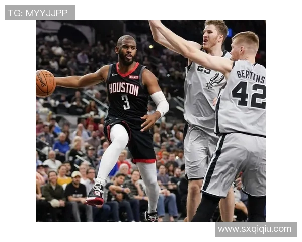 火箭队与马刺队激战正酣图文直播全程回顾与精彩瞬间分析
