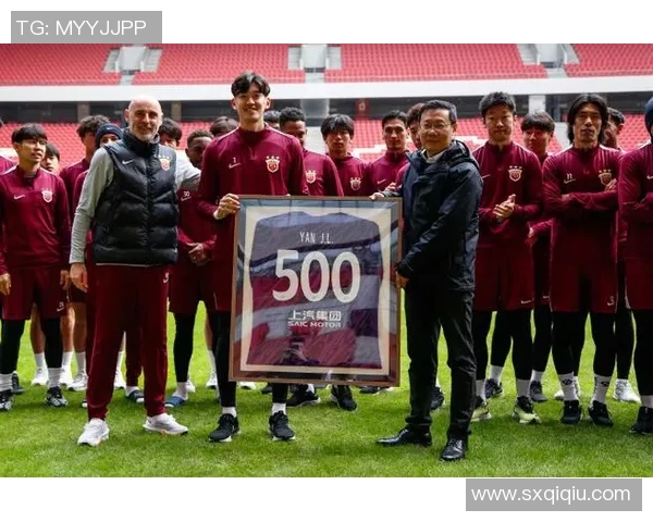 亚冠激战上海上港迎战强敌全力争胜展现球队风采