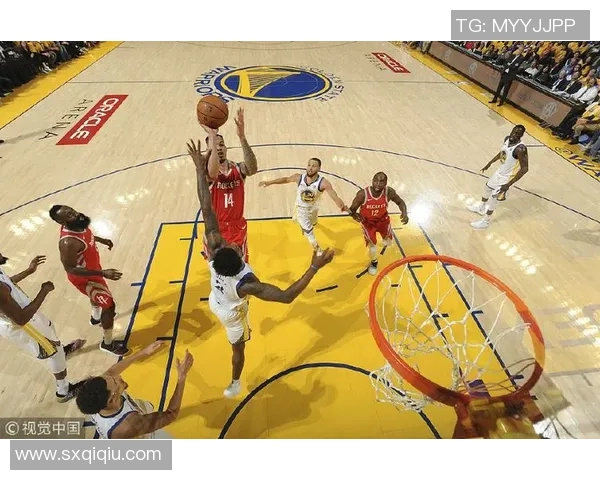 火箭与勇士激战正酣2月24日精彩对决引发球迷热议